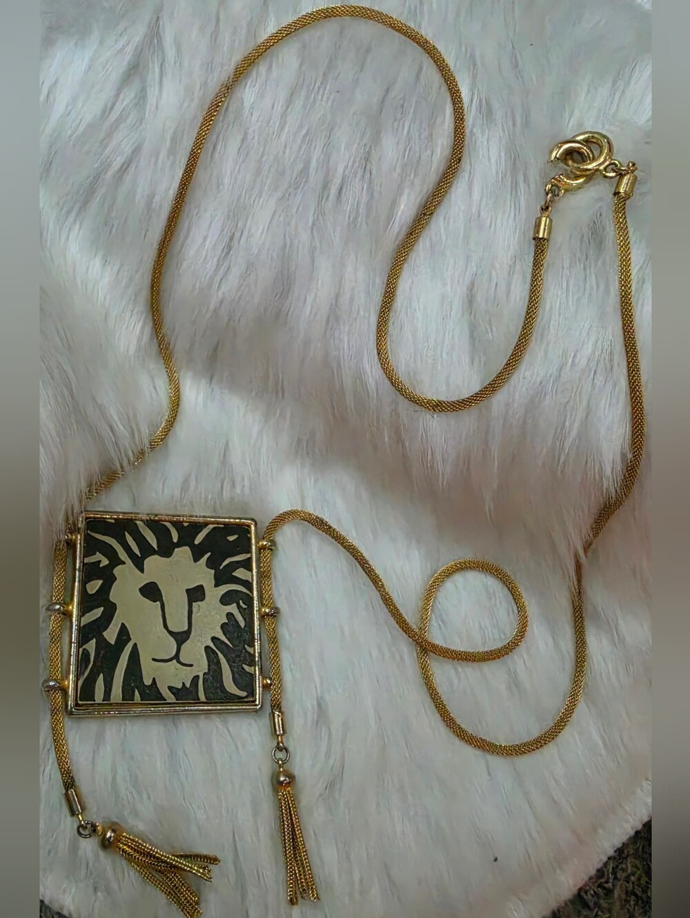 Vintage Anne Klein Lion Head Square Pendant Tassel Necklace Gold - Needs Repair